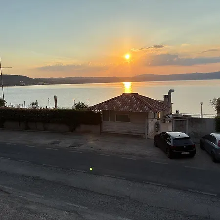 La Casetta Di Francesca,anguillara Sabazia 앙귈라라사바치아